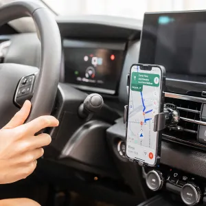 InnovaGoods Rychlá bezdrátová nabíječka do auta Chakar