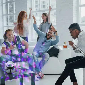 InnovaGoods Dobíjecí projektor LED s reproduktorem Istarlyt