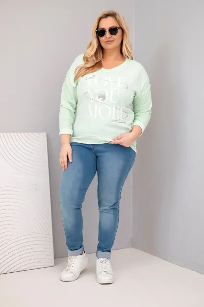 Kesi Włoski Dámska blúzka Plus Size s nápisom Love You More mentolová