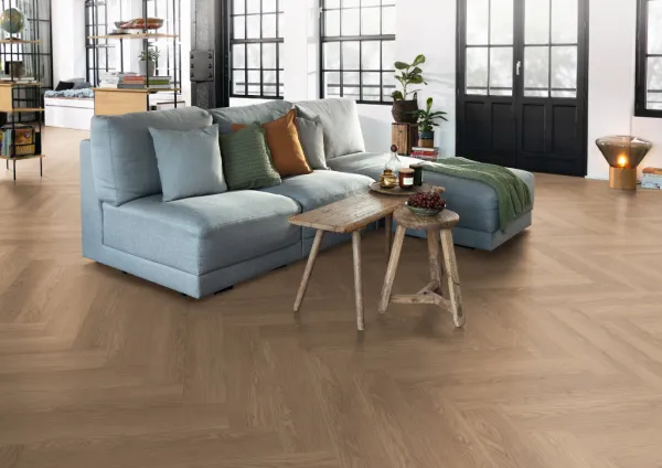 Laminátová podlaha Egger Herringbone 8/32 4V EL2134 Dub Baronia hnedý 1,97 m2