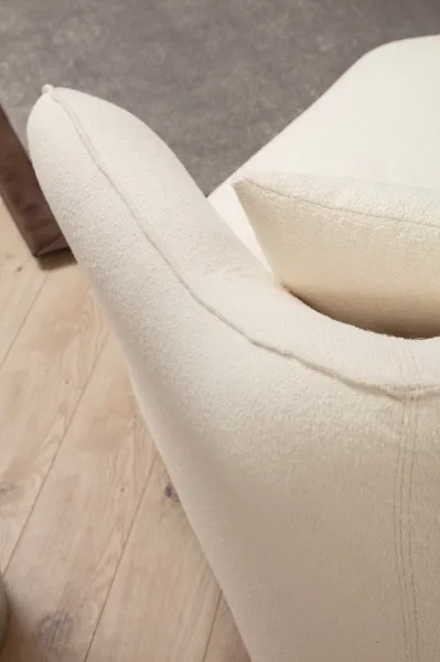 Hanah Home Třímístná pohovka Mentis 288 cm krémová