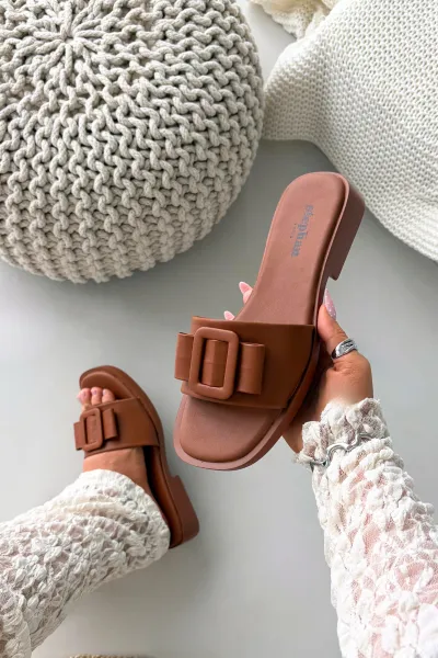 Dámske šľapky s prackou Camel Melivra