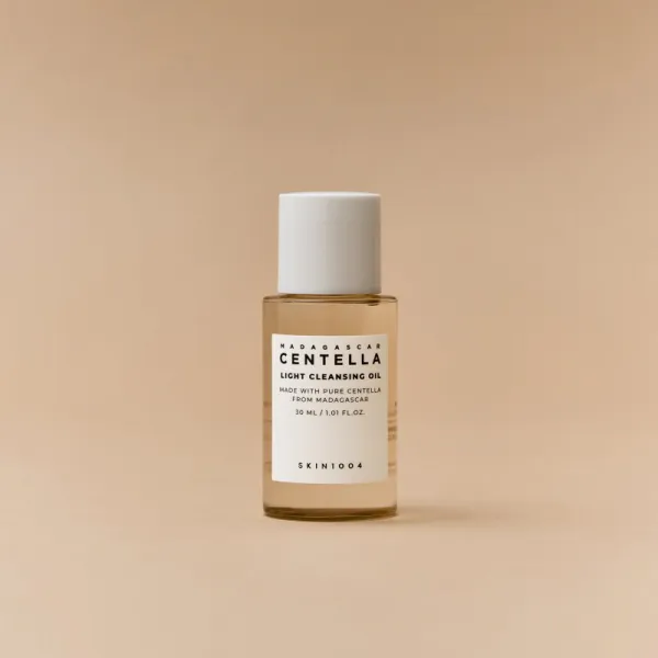 SKIN1004 Madagascar Centella Light Cleansing Oil čistiaci a odličovací olej s upokojujúcim účinkom 30 ml