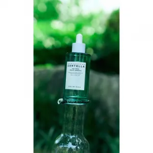 SKIN1004 Madagascar Centella Tea-Trica Relief Ampoule upokojujúce pleťové sérum pre problematickú pleť, akné 100 ml