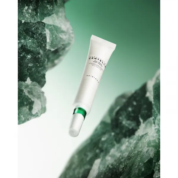 SKIN1004 Madagascar Centella Tea-Trica Spot Cream lokálna starostlivosť proti akné s upokojujúcim účinkom 20 ml