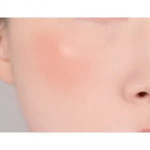 Banila Co. Romantic Blush multifunkčné líčidlo na pery a tvár pre dokonalý vzhľad odtieň 17 Baby Bean 3.7 g