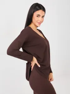 Hnedý sveter s výstrihom do V