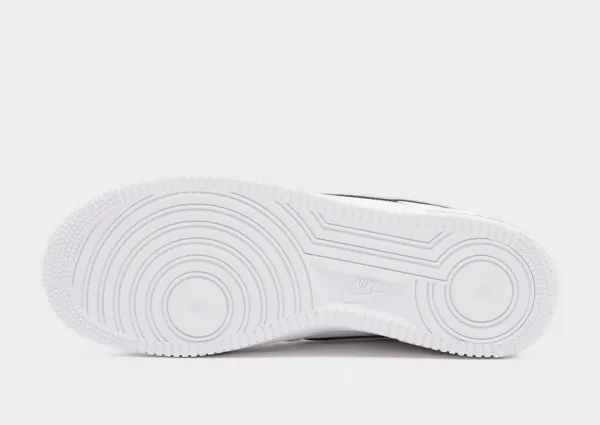 Nike Air Force 1 '07 Lv8