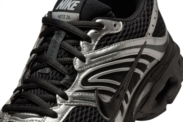 Nike Air Max Moto 2K Wmns "Black Metallic Silver" (HQ2056-007)