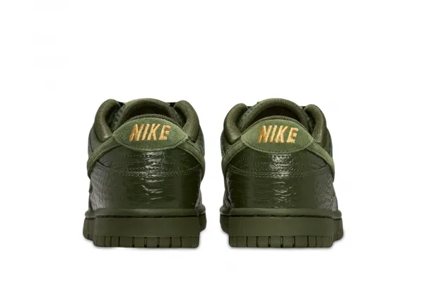 Nike Dunk Low Wmns "Carbon Green" (HV4388-300)