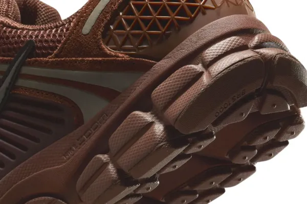 Nike Zoom Vomero 5 Wmns "Fauna Brown" (HQ0458-201)
