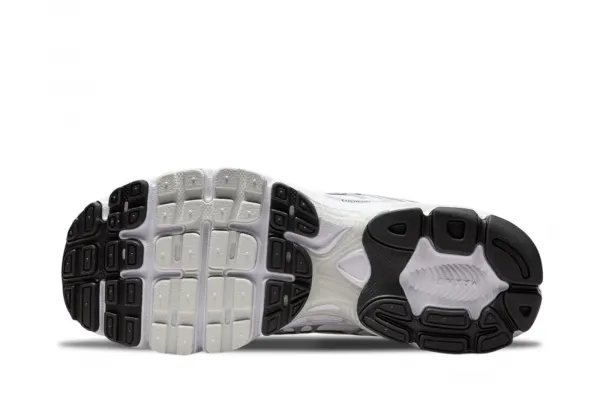 Nike Air Max Moto 2K Wmns "White" (HQ2056-103)