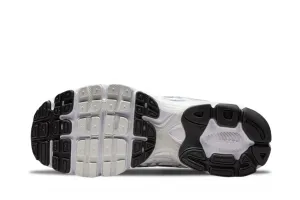 Nike Air Max Moto 2K Wmns "White" (HQ2056-103)