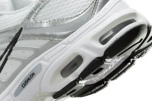 Nike Air Max Moto 2K Wmns "White" (HQ2056-103)