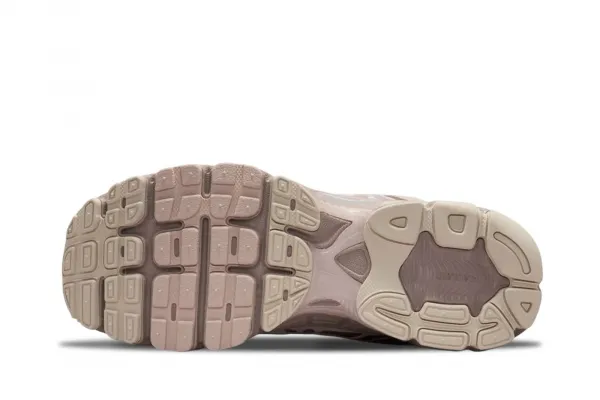 Nike Air Max Moto 2K Wmns "Malt Phantom" (IM9570-200)