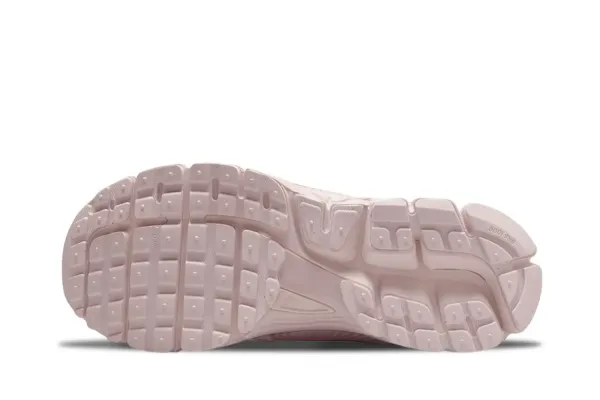 Nike Zoom Vomero 5 Wmns "Silt Red" (HQ0458-600)