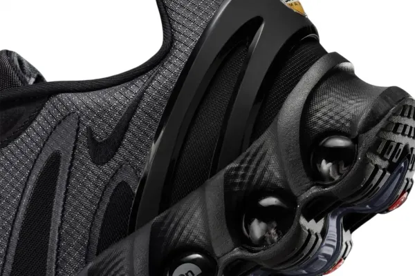Nike Air Max DN8 "Black" (HV4525-001)