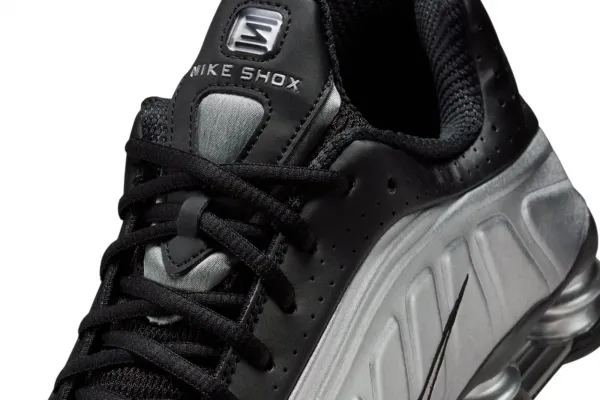 Nike Shox R4 "Metallic Silver" (HQ1988-007)
