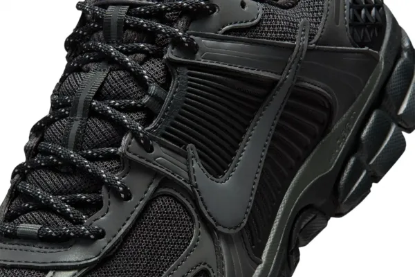 Nike Zoom Vomero 5 "Black" (IM6597-001)