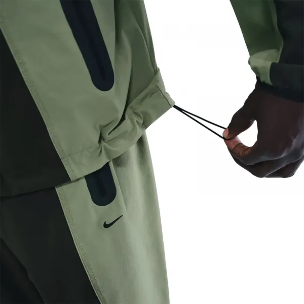 Nike Tech Dri-FIT Woven Color-Block Windrunner Loose Jacket "Sequoia" (IH8461-355)