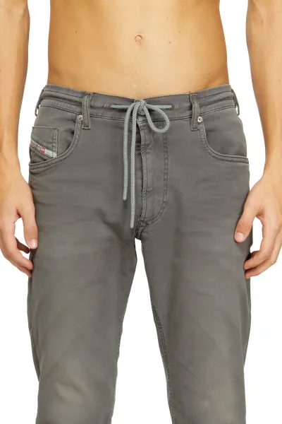 Džínsy Diesel 2032 D-Krooley-B Jogg Sweat Jeans Steeple Gray