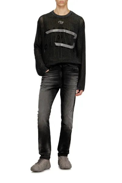 Džínsy Diesel 2032 D-Krooley-B Jogg Sweat Jeans Black/Denim