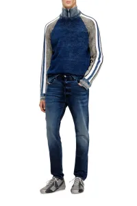Džínsy Diesel 2032 D-Krooley-B Jogg Sweat Jeans Denim