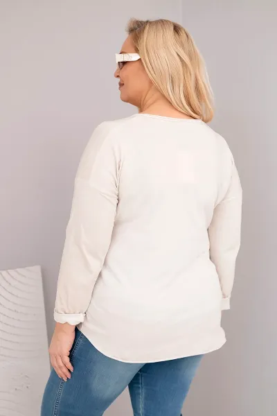 Kesi Plus Size top s V-výstrihom a dlhším chrbtom
