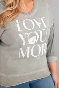 Kesi Włoski Dámska blúzka Plus Size s potlačou Love You More khaki