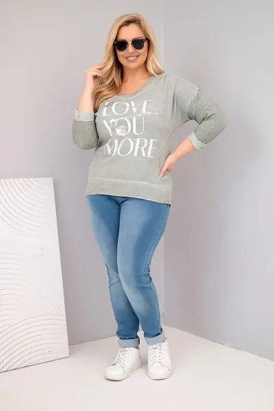 Kesi Włoski Dámska blúzka Plus Size s potlačou Love You More khaki