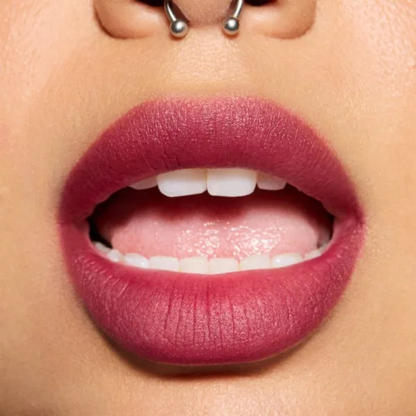 MAC Cosmetics Powder Kiss Lip + Cheek Mousse multifunkčné líčidlo na pery a tvár odtieň Date Night 5 ml