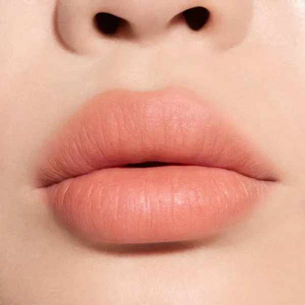 MAC Cosmetics Powder Kiss Lip + Cheek Mousse multifunkčné líčidlo na pery a tvár odtieň Warm Hug 5 ml