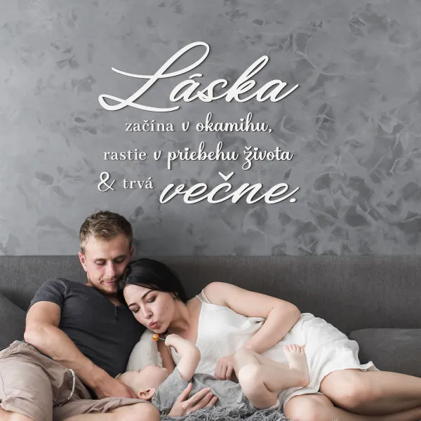 Drevená nálepka na stenu - Zamilovaný citát o láske