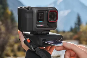 Insta360 Ace Pro 2 Ultimate Videography Bundle INST737