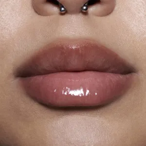 MAC Cosmetics Lipglass Blow olej na pery odtieň Ginger Zest 5 ml