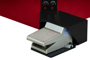 INVENTO VB 510SP – plnoautomatická vyvažovačka kolies s pneumatickým upínaním, laserom a sonarom