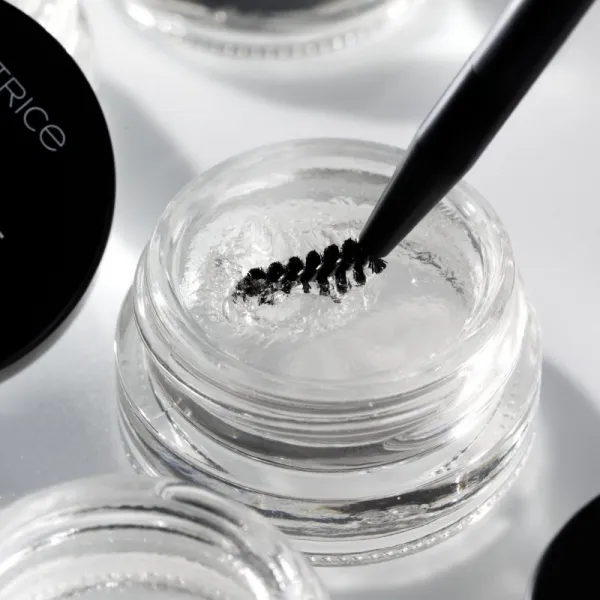 Catrice Lift & Laminate Brow Gel transparentný fixačný gél na obočie odtieň 010 Transparent 5 g