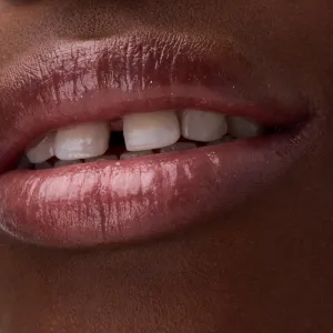 Catrice Jelly Spark Lip Balm tónujúci balzam na pery pre trblietavý lesk odtieň 010 Shimmer Flex 2.5 g