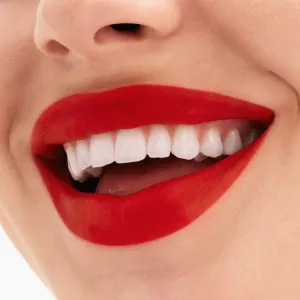 MAC Cosmetics Locked Kiss 24h Lipstick dlhotrvajúci rúž s matným efektom odtieň Gutsy 1,8 g