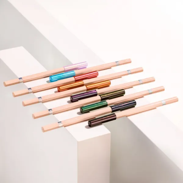 Notino Lifeproof Multichrome Soft Gel Eye Pencil vodeodolná ceruzka na oči s multichromatickým efektom 113 Bluei 1.3 g