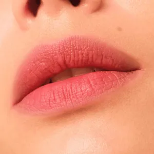 Catrice Blur-Real matný rúž odtieň 020 Taupe Tension 3 g