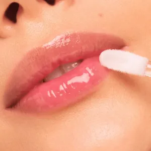 Catrice Filler Supreme Lip Gloss lesk na pery pre väčší objem odtieň 010 High Gloss, Low Drama 3.2 ml