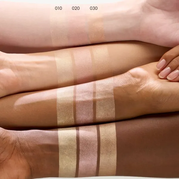 Catrice More Than Glow Liquid Highlighter tekutý rozjasňovač odtieň 030 Golden Silk 10.5 ml