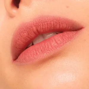 Catrice Blur-Real matný rúž odtieň 030 Whisper Nude 3 g