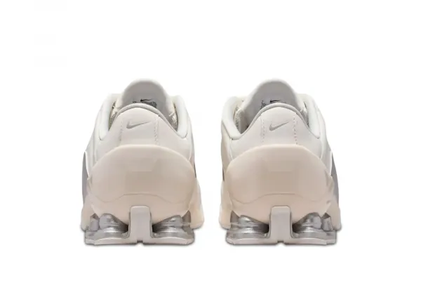 Nike Total 90 Shox Magia Wmns "Sail Metallic Silver" (IO9300-100)