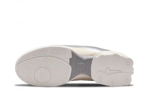 Nike Total 90 Shox Magia Wmns "Sail Metallic Silver" (IO9300-100)