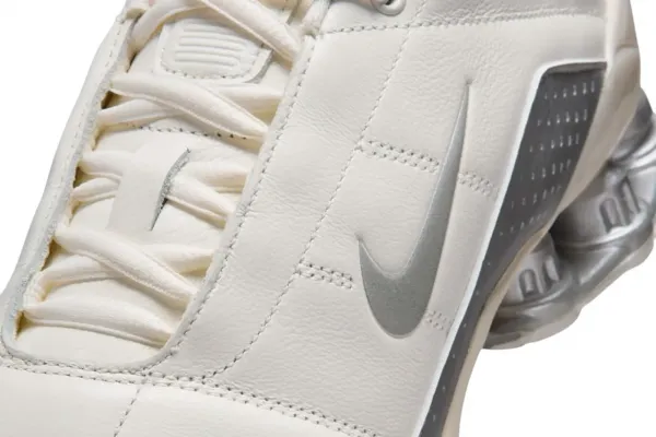 Nike Total 90 Shox Magia Wmns "Sail Metallic Silver" (IO9300-100)