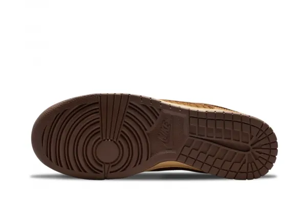 Nike Dunk Low Retro Premium "Light British Tan" (IB7746-200)