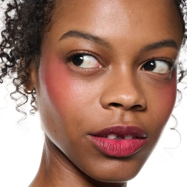 MAC Cosmetics Powder Kiss Lip + Cheek Mousse multifunkčné líčidlo na pery a tvár odtieň M·A·CSmash 5 ml