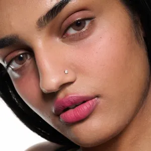 MAC Cosmetics Powder Kiss Lip + Cheek Mousse multifunkčné líčidlo na pery a tvár odtieň Billion $ Smile 5 ml